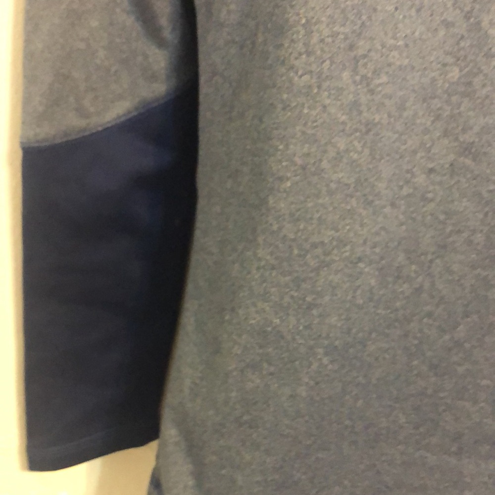 North Face Pullover Size Small - image 3